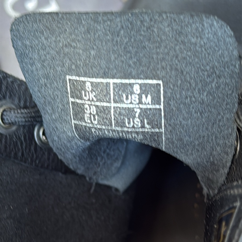 NWT Dr. Martens Jadin III Leather Lace Up Boots with air cushioned Blk Size 7 - Picture 15 of 15